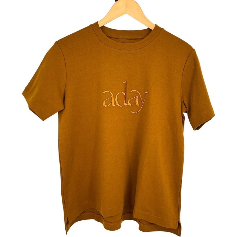 aday Everyday T Shirt Size M Pecan Brown Short Sleeve Crew Neck Oversized